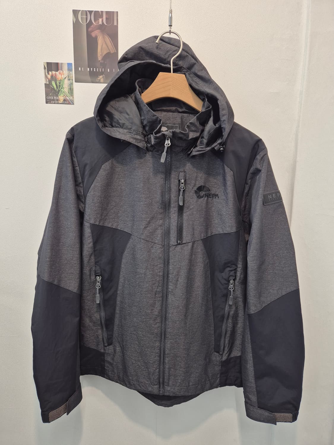네파 브랜드의 바람막이 점퍼 95
 사이즈  상품이미지1