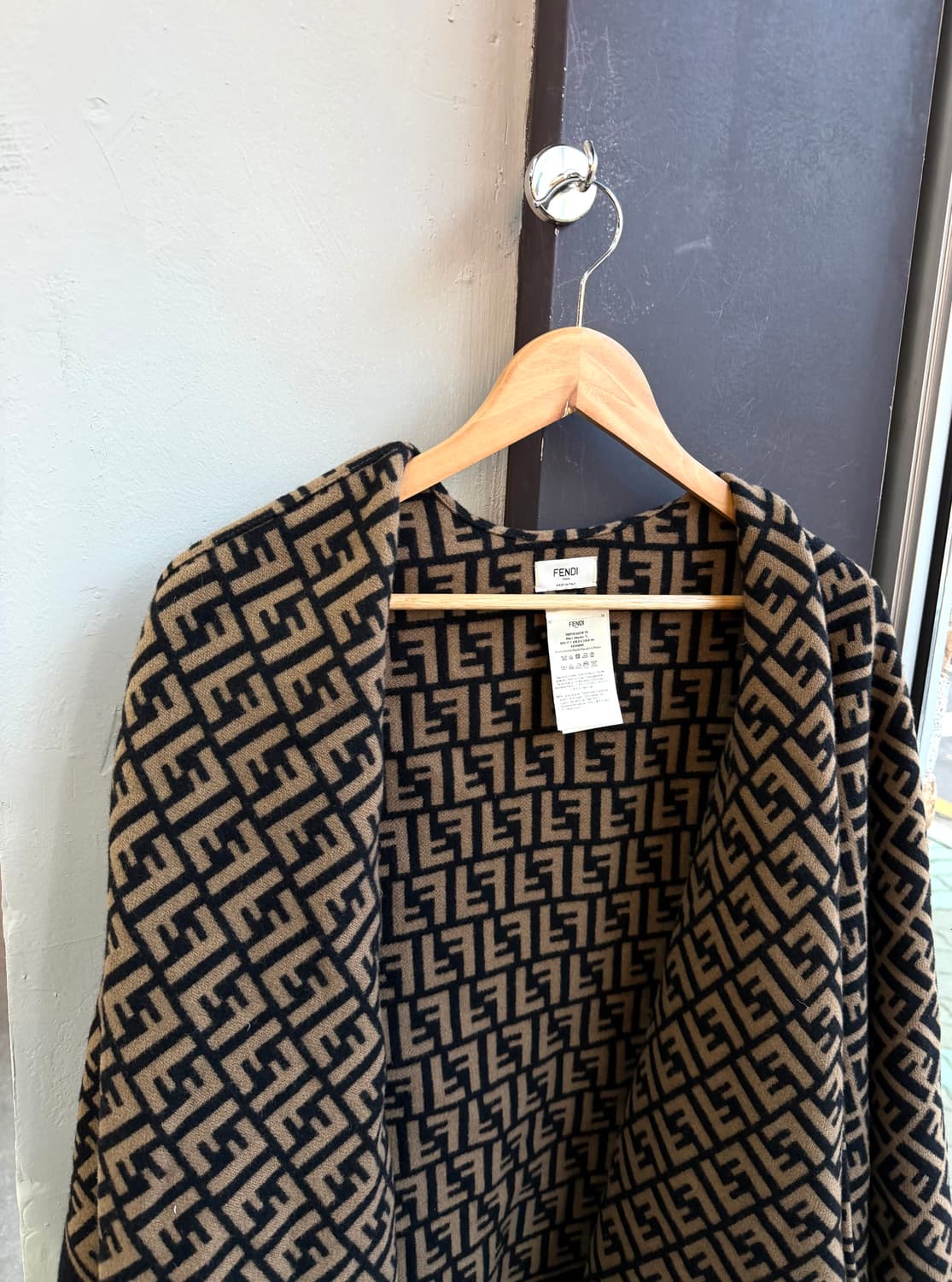 펜디 23FW FF 모노그램 캐시미어 숄 케이프 상품이미지7