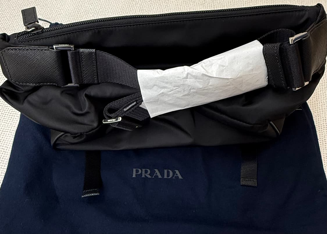 프라다 바이커백 미디움 정품 2vh994 상품이미지2