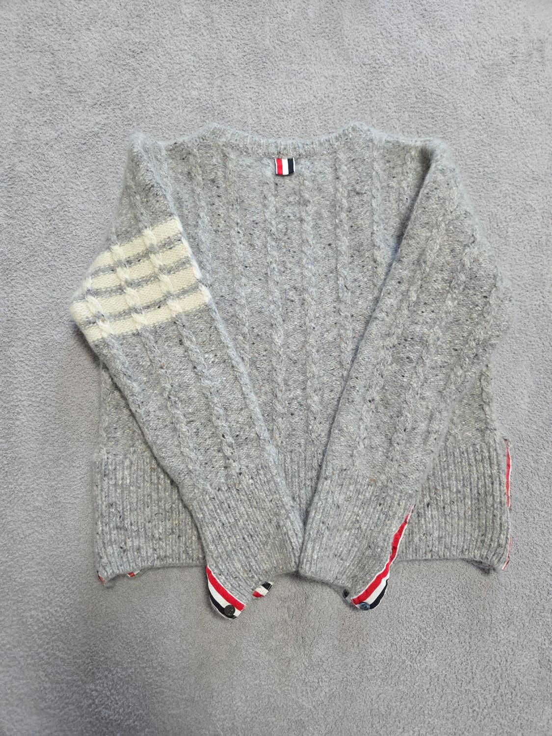 [정품/3사이즈] 톰브라운 사선 완장 니트 그레이 상품이미지2