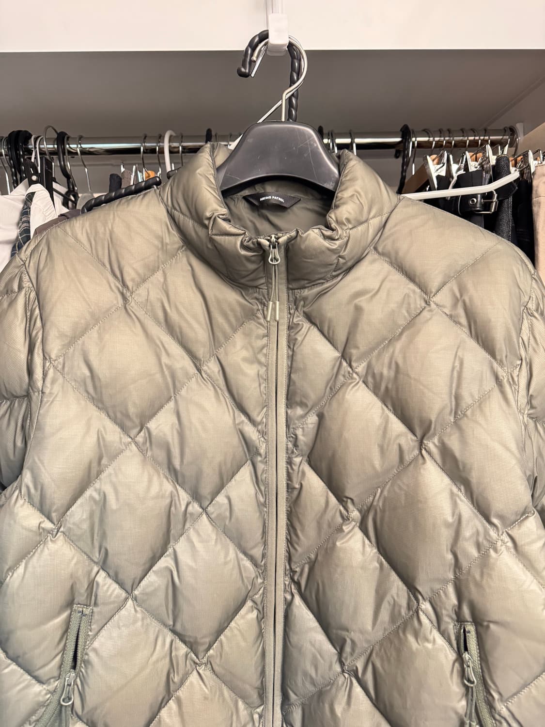 [L] 하이킹패트롤 경량 패딩 카키 라이트다운 디테처블 슬리브 자켓 그린 상품이미지3