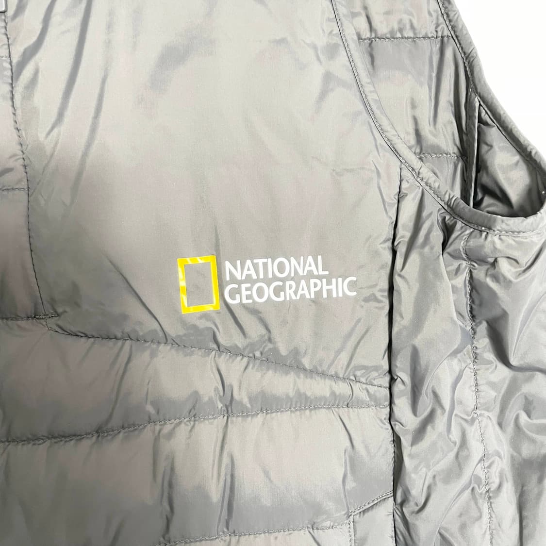 D2 내셔널지오그래픽 구스다운 경량 패딩 조끼 105사이즈 상품이미지5