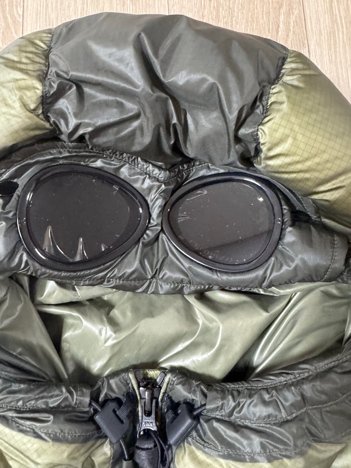 54사이즈 CP컴퍼니 디디쉘 경량 고글 패딩 점퍼 카키 상품이미지3