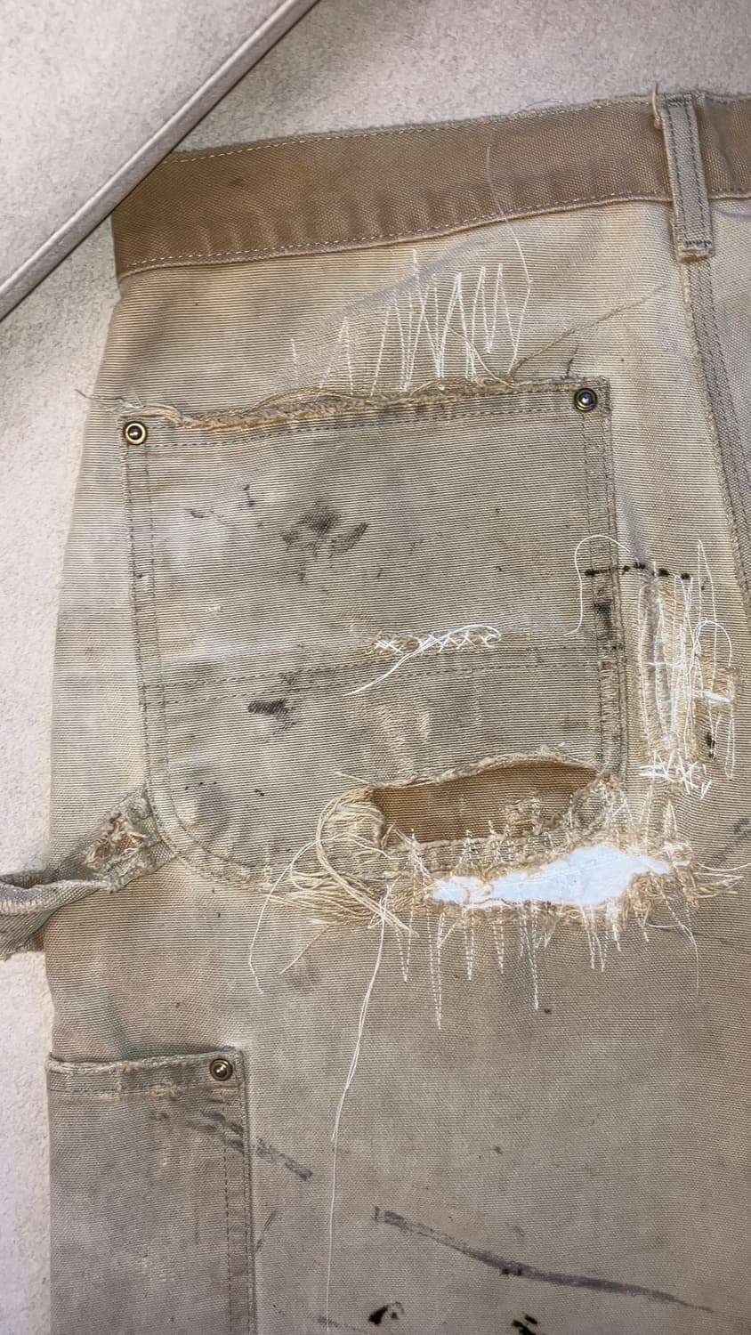 Carhartt distressed trashed double knee 상품이미지4