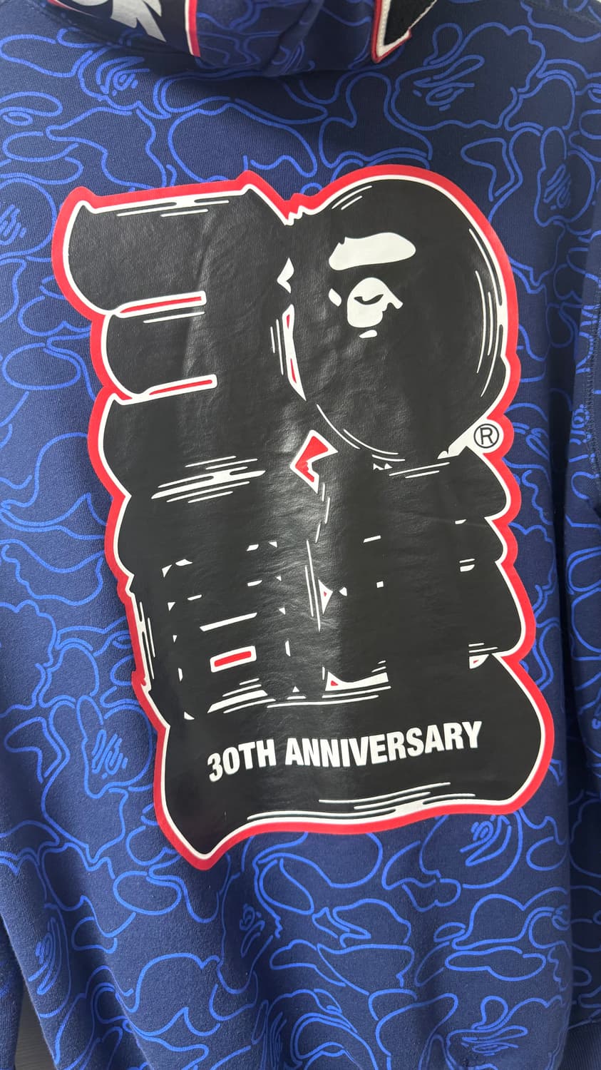 베이프 30주년 후드집업 판매합니다. 상품이미지2