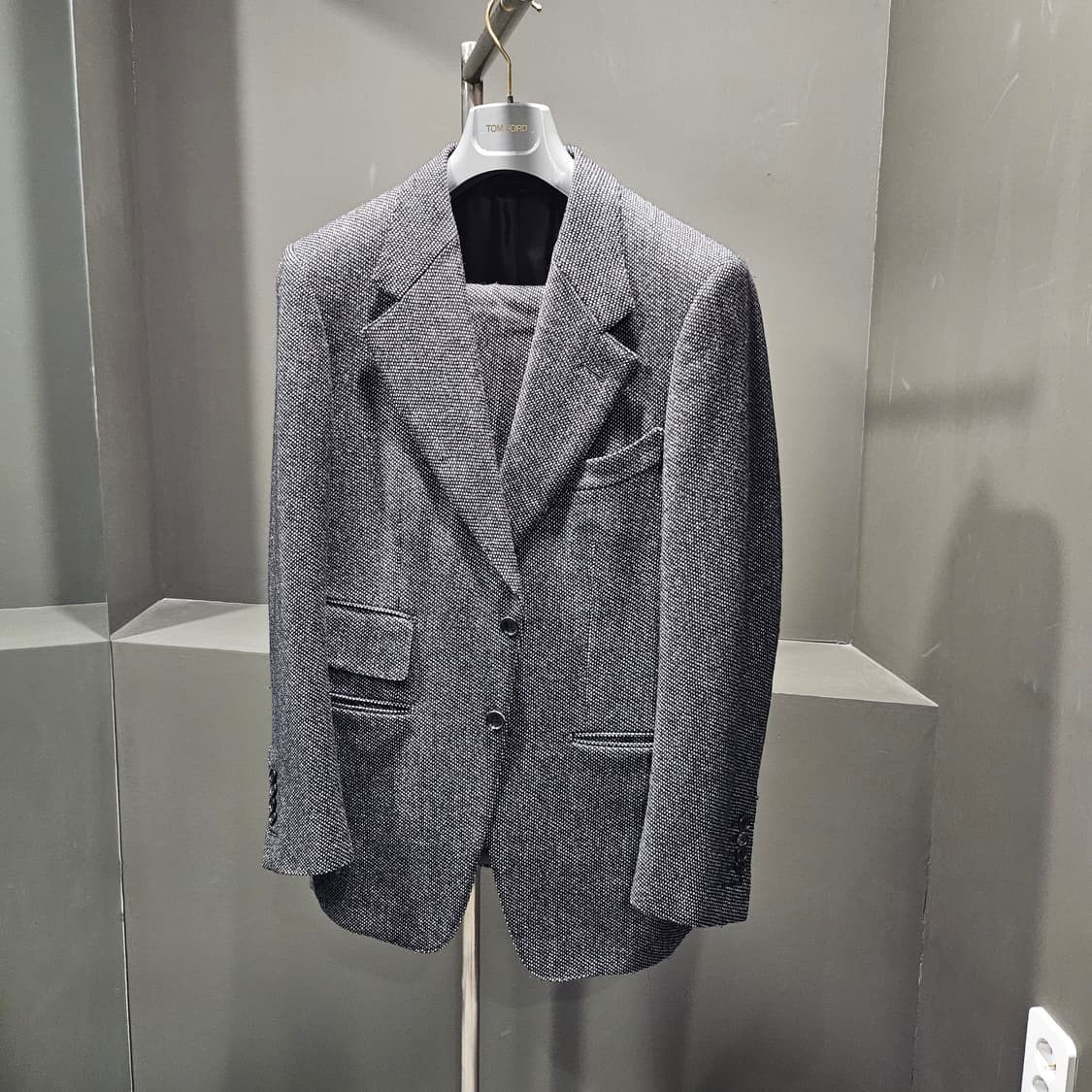 톰포드 울 헤링본 트위드 투피스 수트셋업 상품이미지1