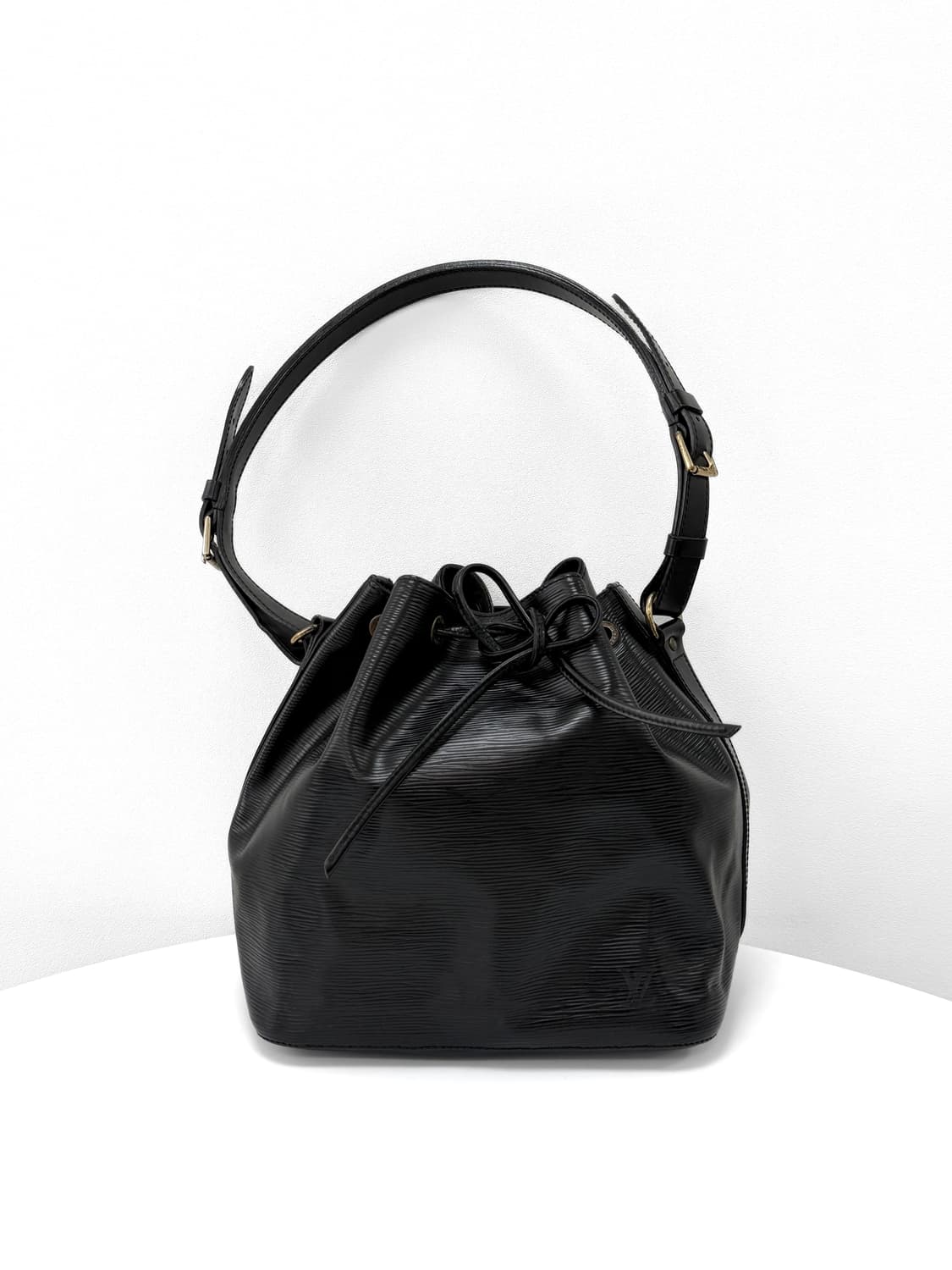 루이비통 에삐 노에 버킷백 블랙 상품이미지1