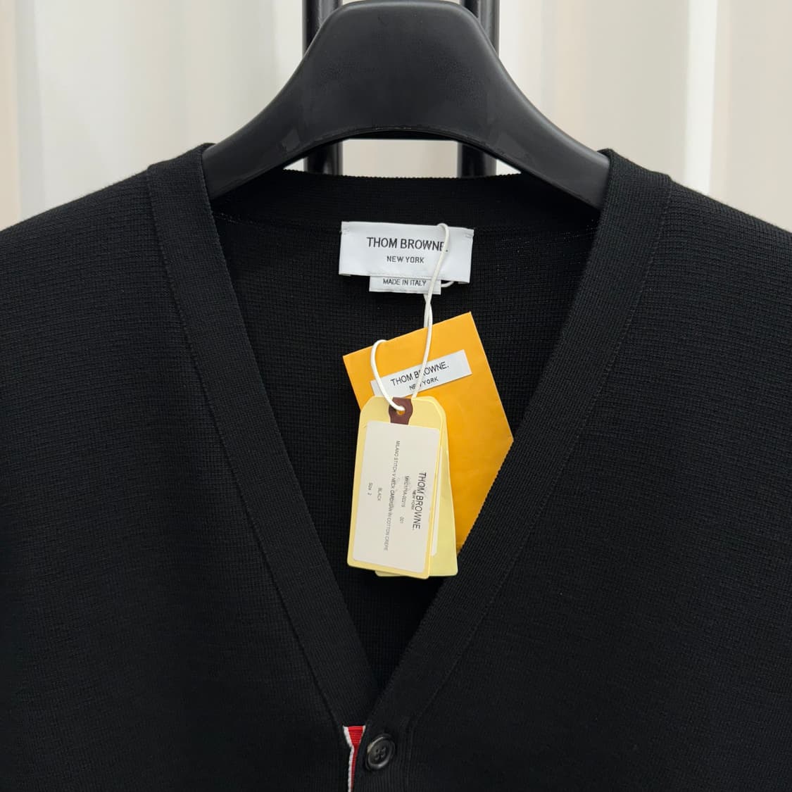 [25년9월구매/2] 톰브라운 밀라노스티치 가디건 블랙 상품이미지3