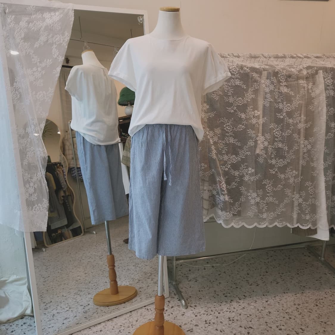Image is land 스트라이프 7부 밴딩팬츠 상품이미지2