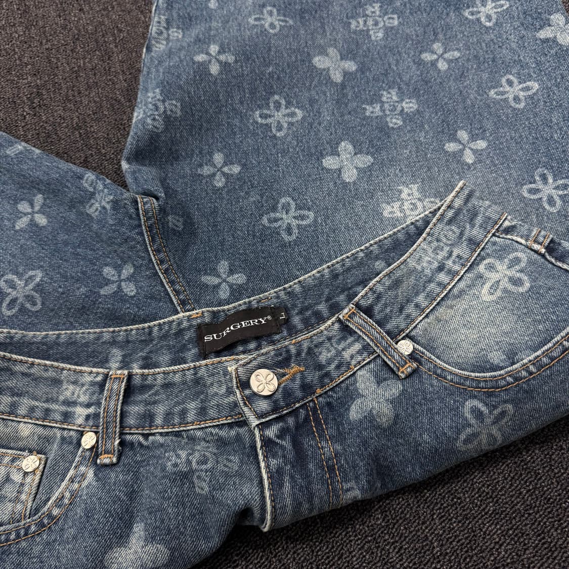 써저리 모노그램 데미지 데님 팬츠 상품이미지8