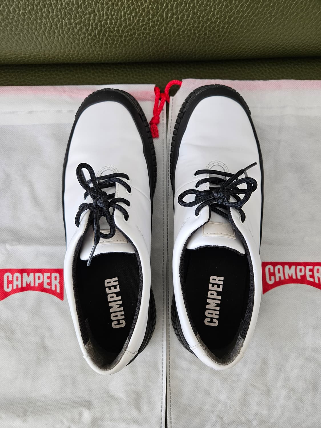 Camper Pix 블랙&화이트 더비 상품이미지3