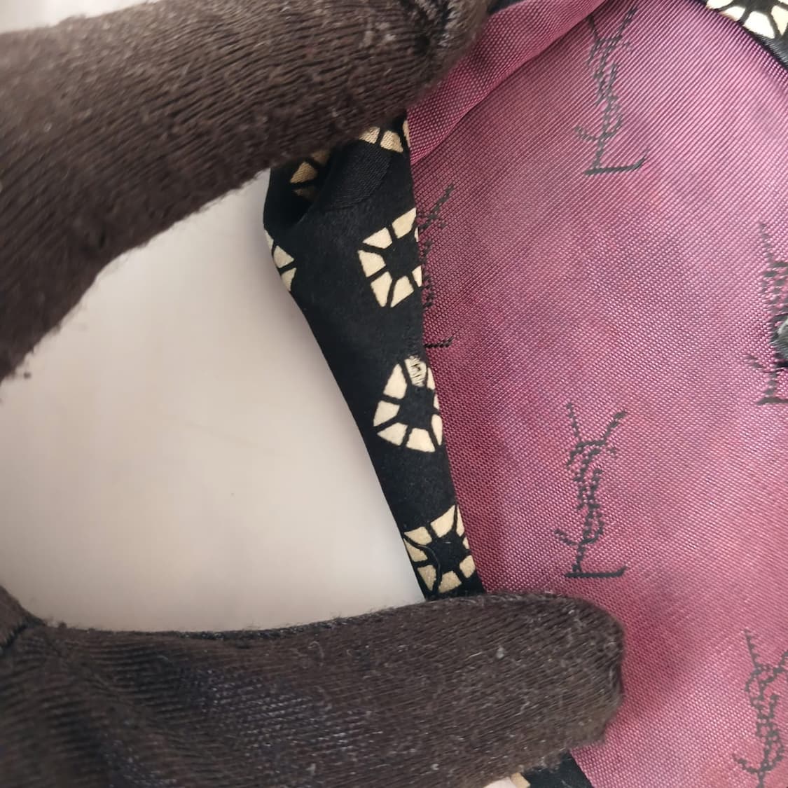 입생로랑 실크 블랙 기하 패턴 넥타이 9.2cm B등급 A19525 상품이미지9