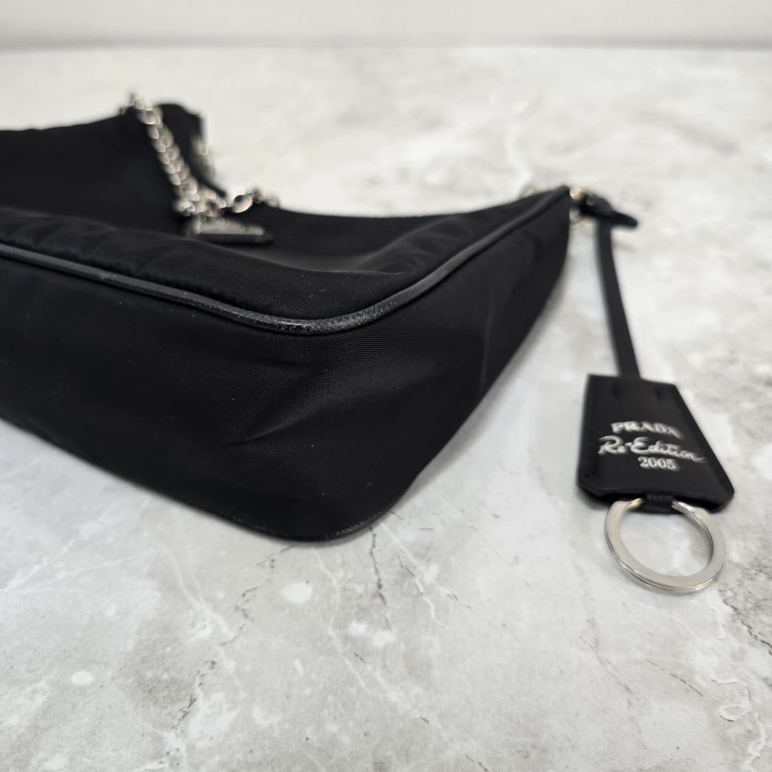 프라다 2005 리에디션 리나일론 호보백 판매 상품이미지2