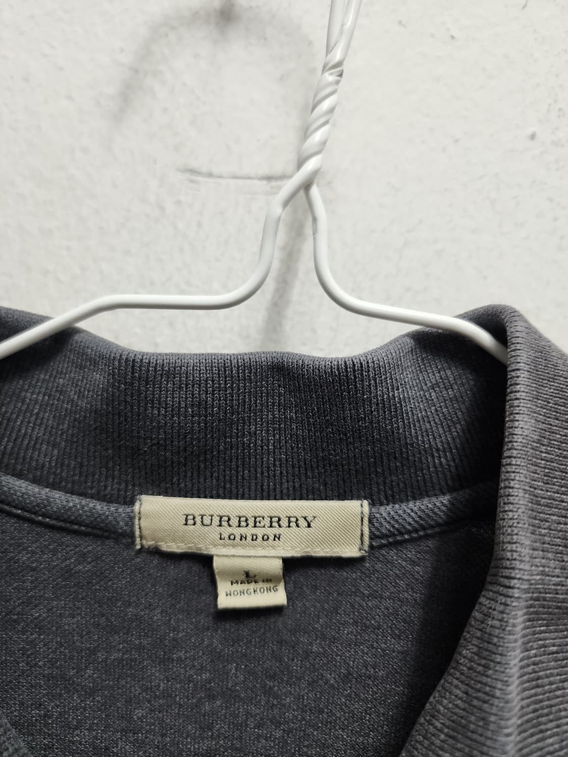 버버리 그레이 카라티 상품이미지3