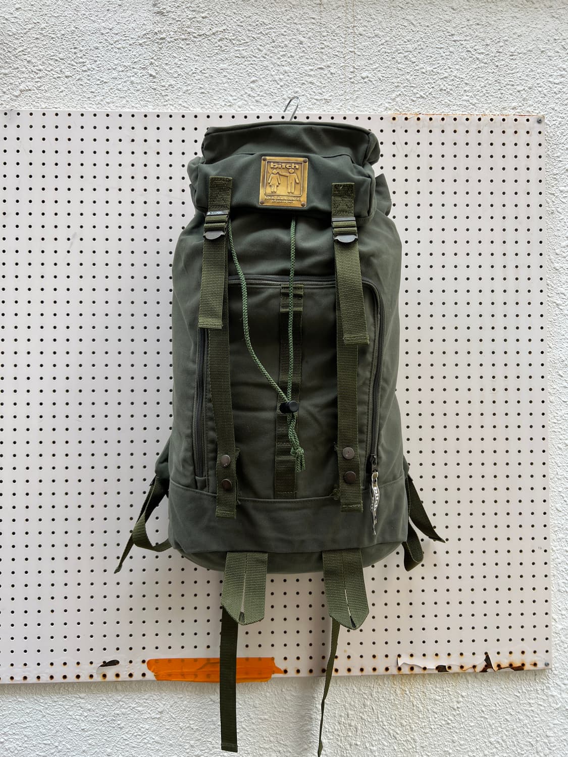 BITCH SKATEBOARDS BACKPACK 비치스케이트보드 백팩 상품이미지1