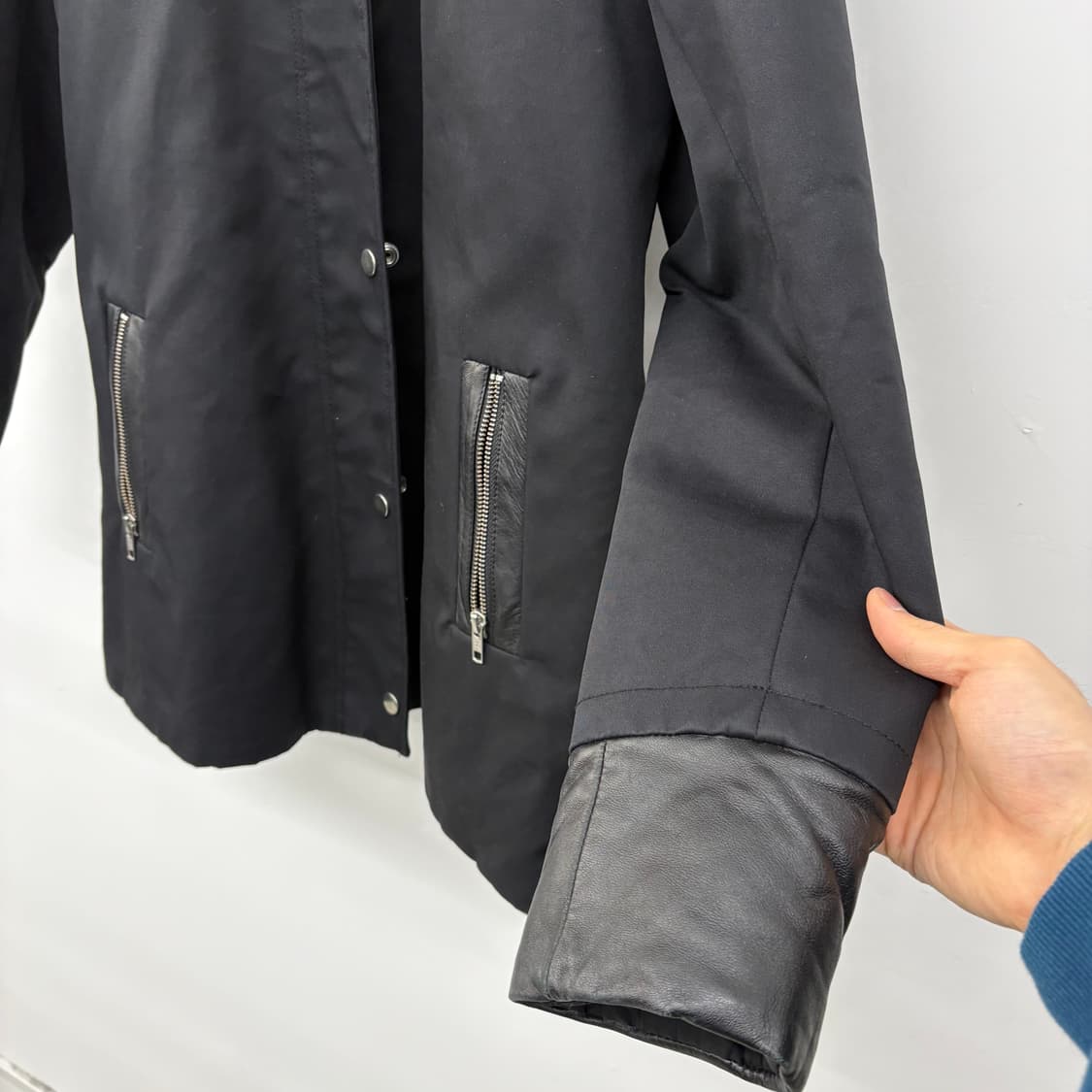 산드로 블랙 후드 퍼 트리밍 가죽 자켓 여/M 상품이미지3