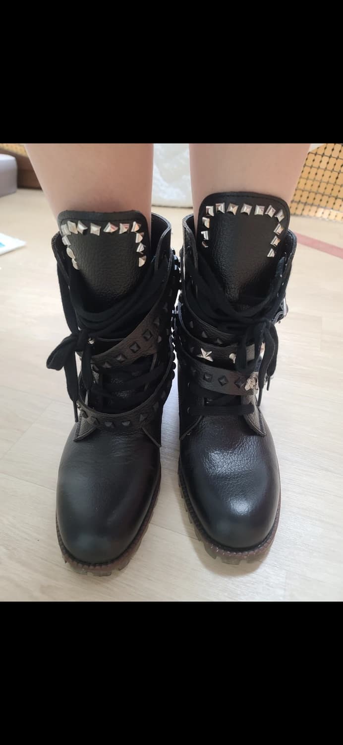 슈콤마보니 스터드 스트랩 하이탑 부츠 상품이미지3