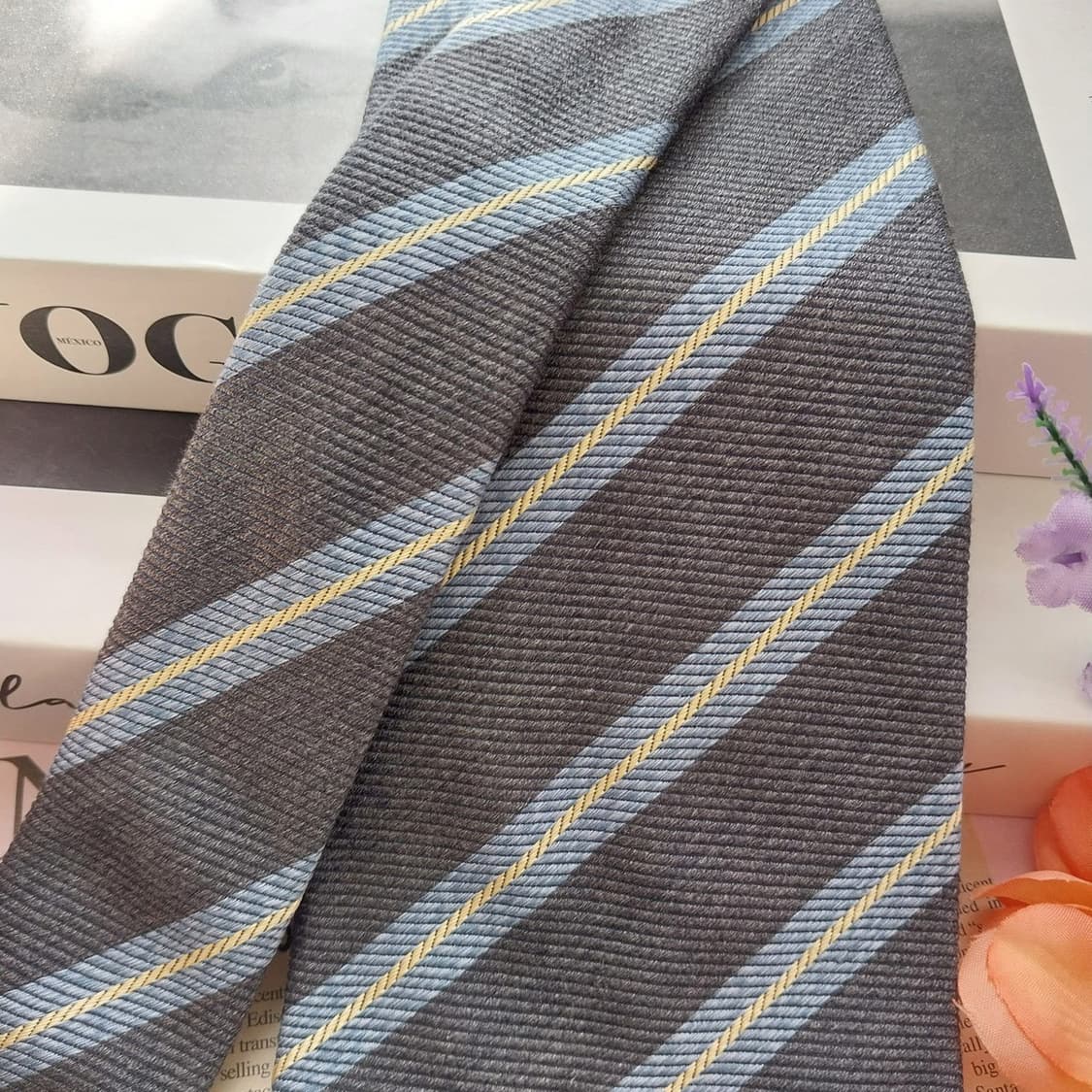 알테아 실크 그레이 스트라이프 넥타이 9.9cm A+등급 K1309
 상품이미지3