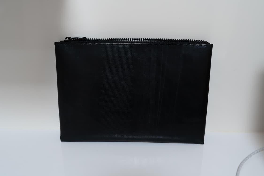 프라이탁 F07 CHUCK 척 파우치 올블랙 상품이미지2