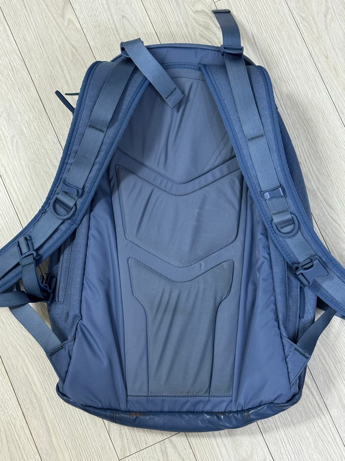 비즈빔 코듀라 22L 백팩 블루 판매합니다. 상품이미지3