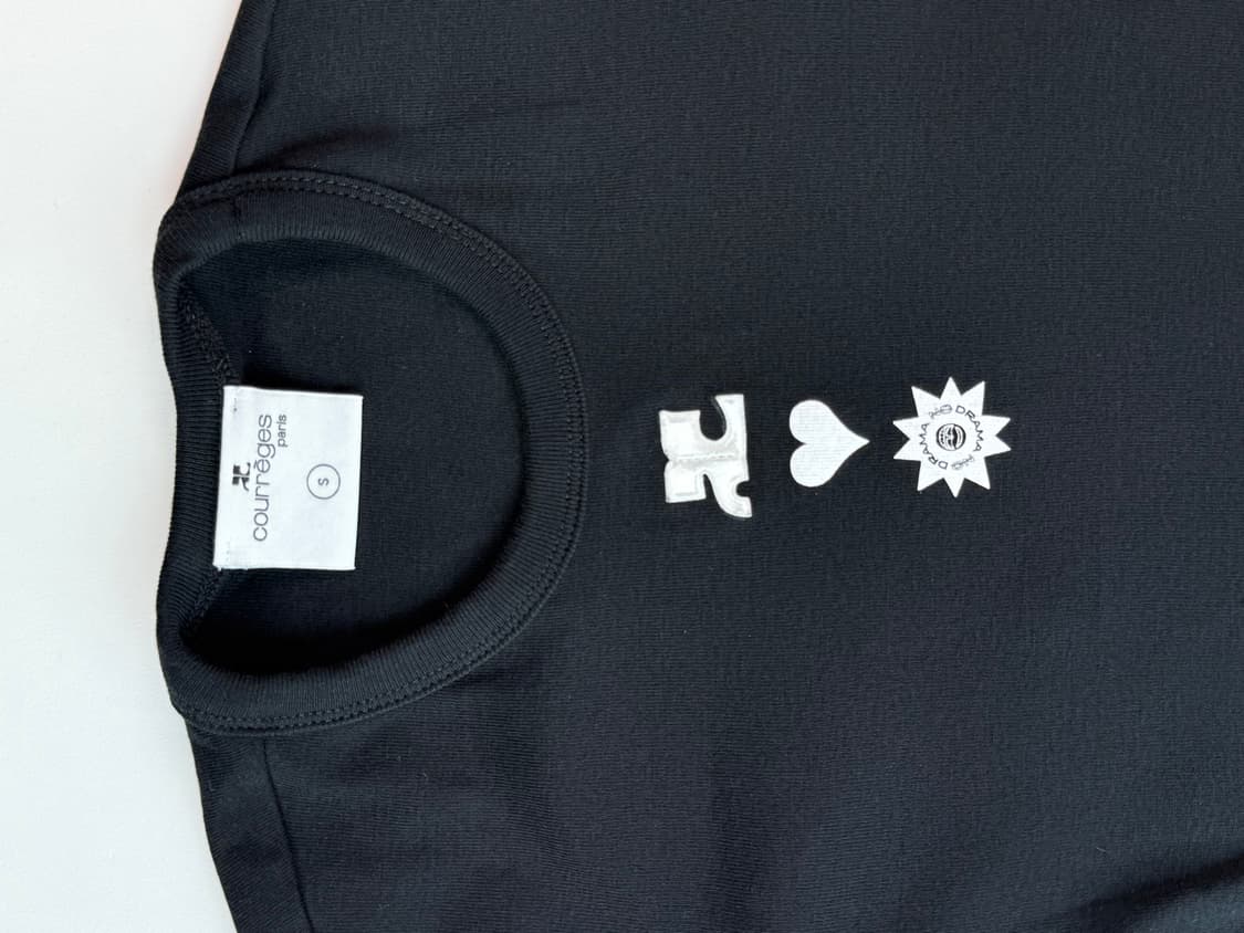 스몰 꾸레쥬 AC 로고 컷아웃 반팔 티셔츠 (블랙) 상품이미지2