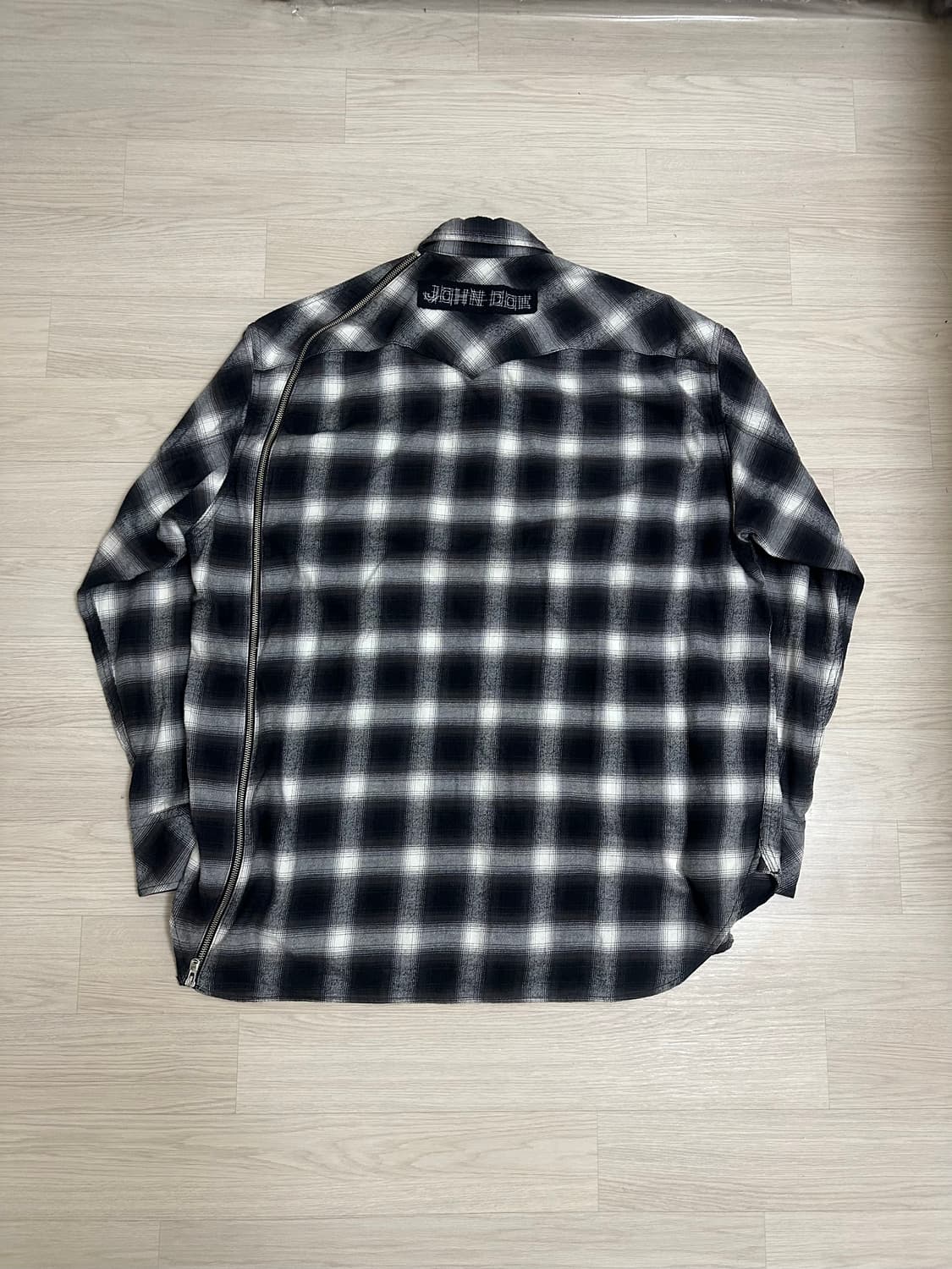 the soloist 더 솔로이스트 본디지 옴브레 셔츠 상품이미지3