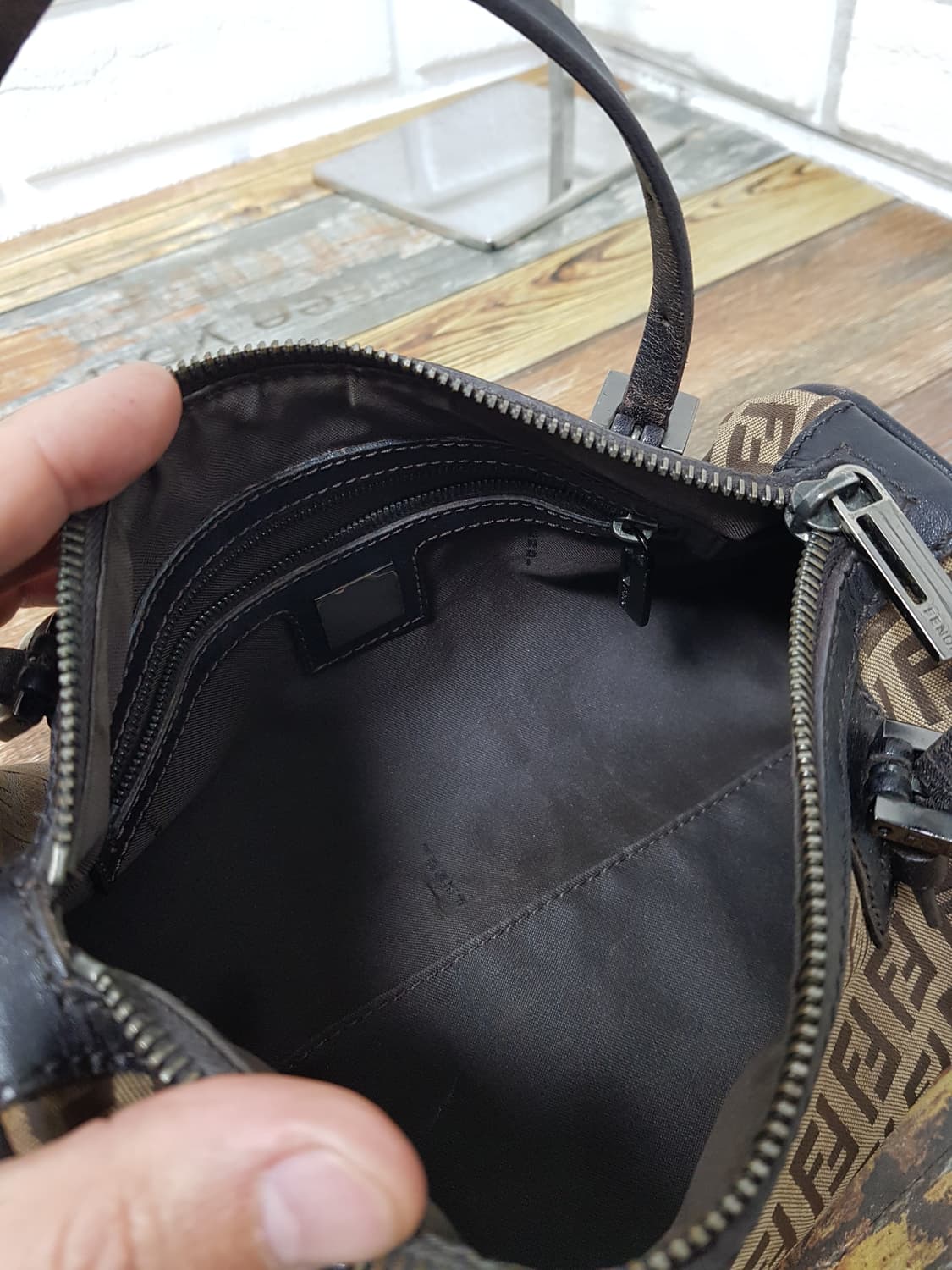 [정품] 펜디 주카 바게트백 원통백 상품이미지8