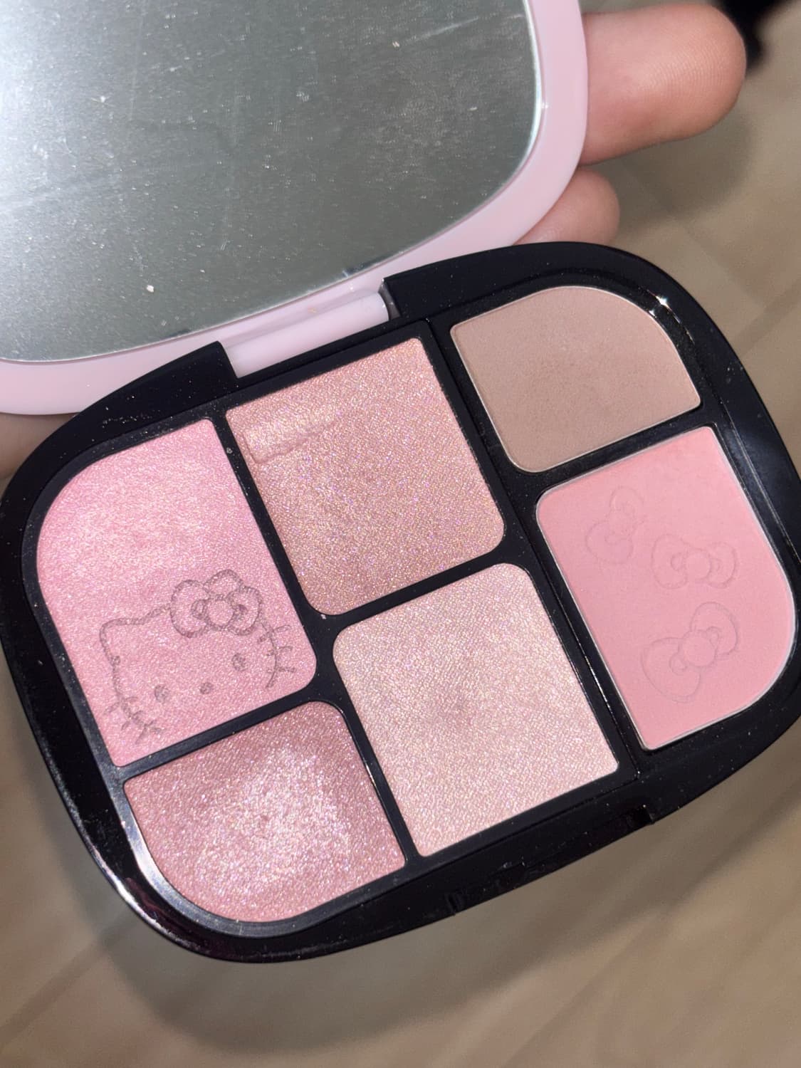 웨이크메이크 헬로키티 핑크쉘  상품이미지1