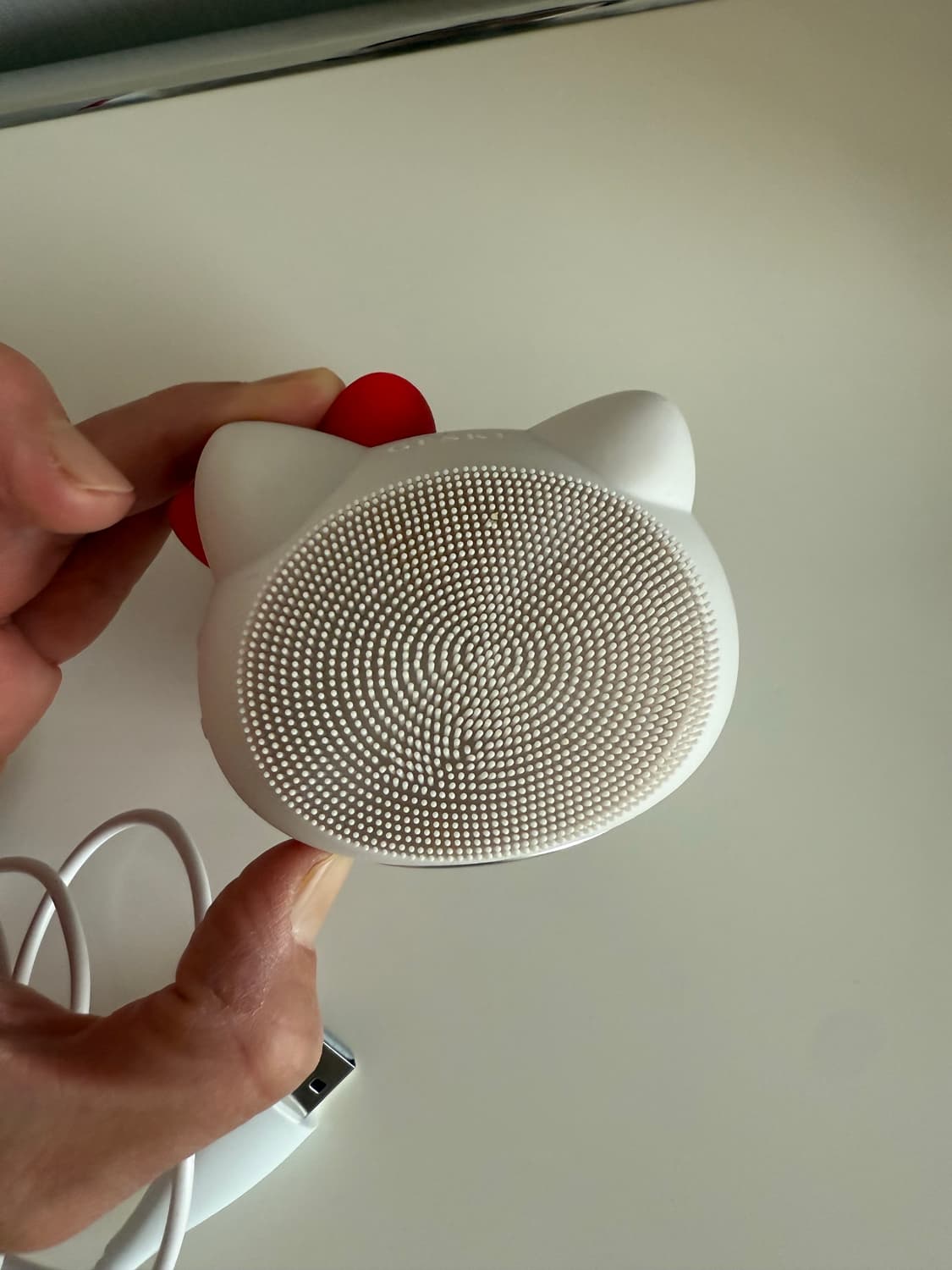 게스케 산리오 헬로키티 소닉 진동클렌저 4 in 1 (스타라이트) 상품이미지2