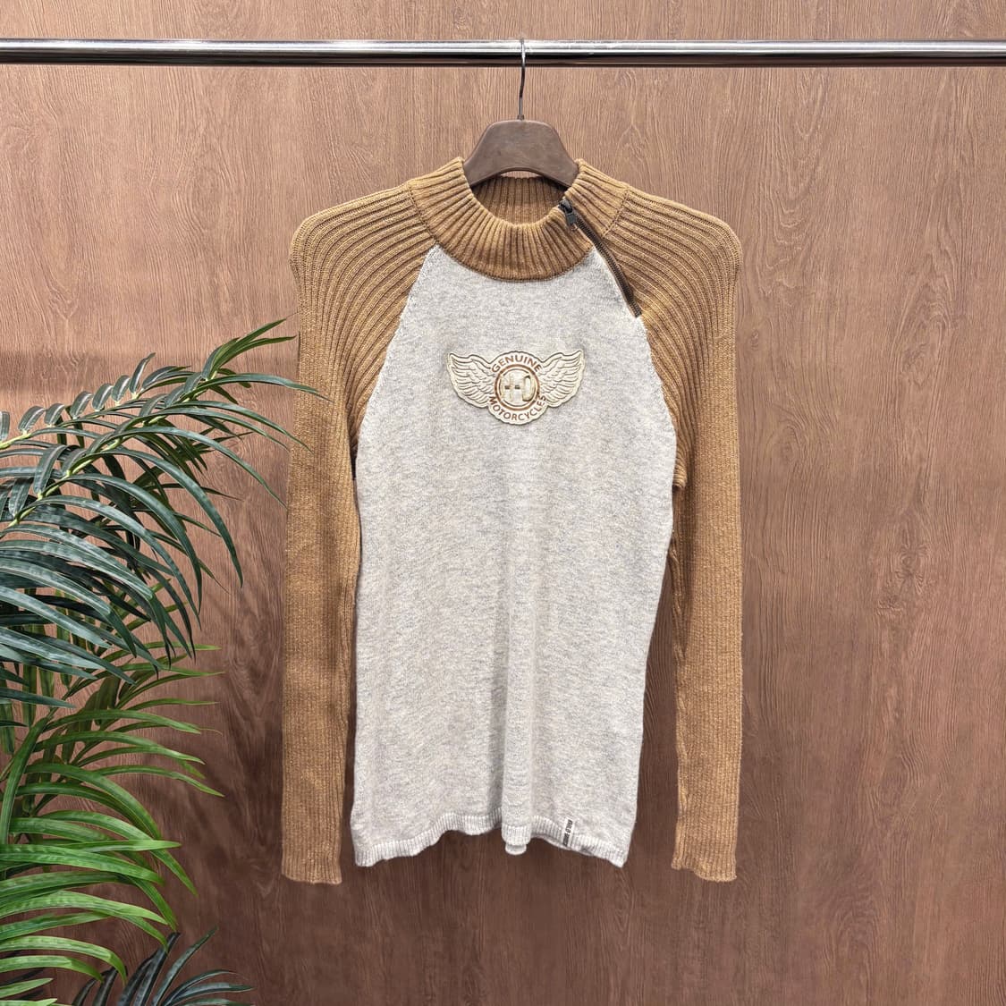 할리데이비슨 모크넥 긴팔 니트 엠블럼 자수 로고 패치 배색 디테일 그레이 상품이미지1