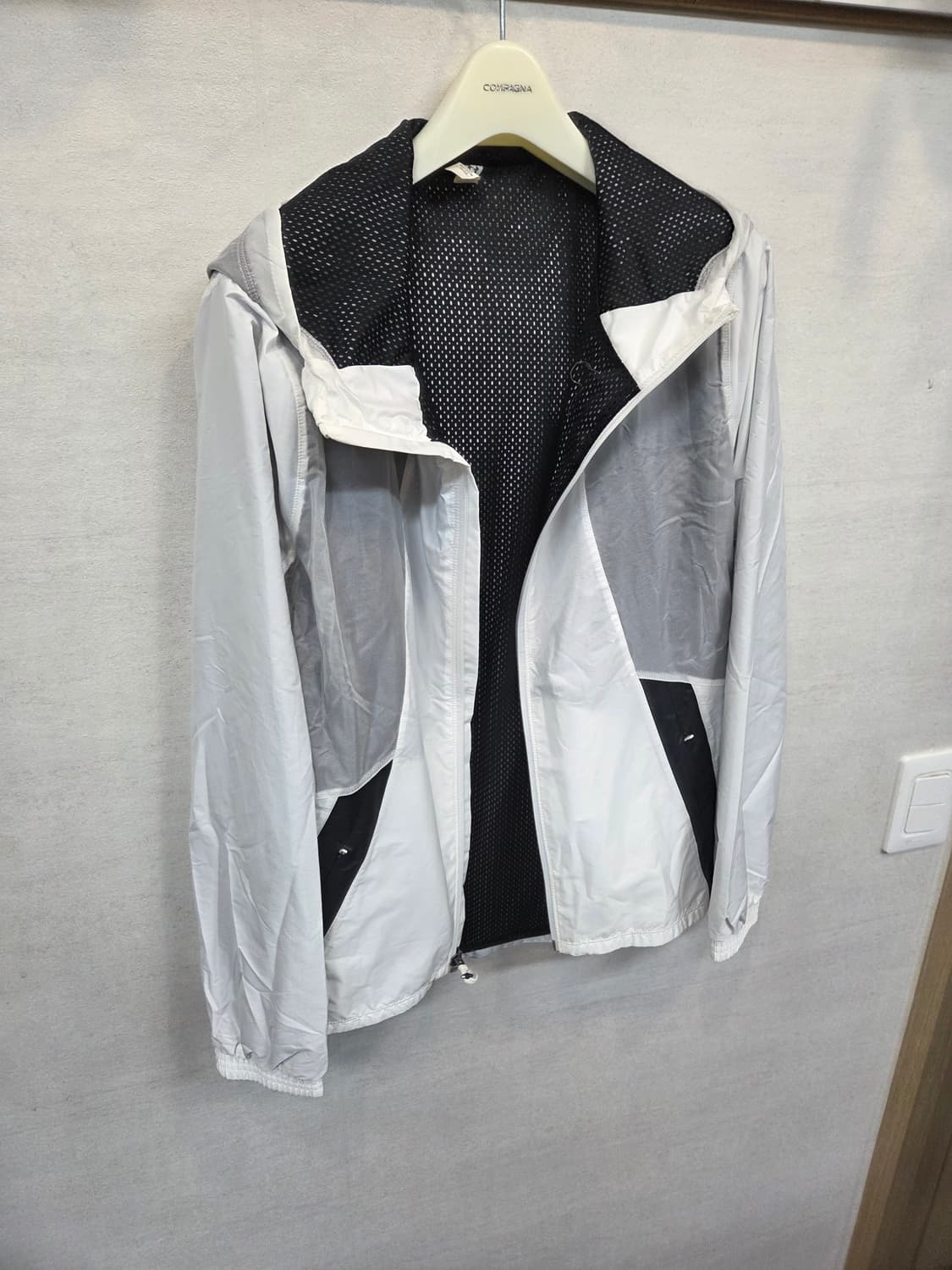 언더아머 여성 싸이클링 경량 바람막이 후드자켓 L 상품이미지5