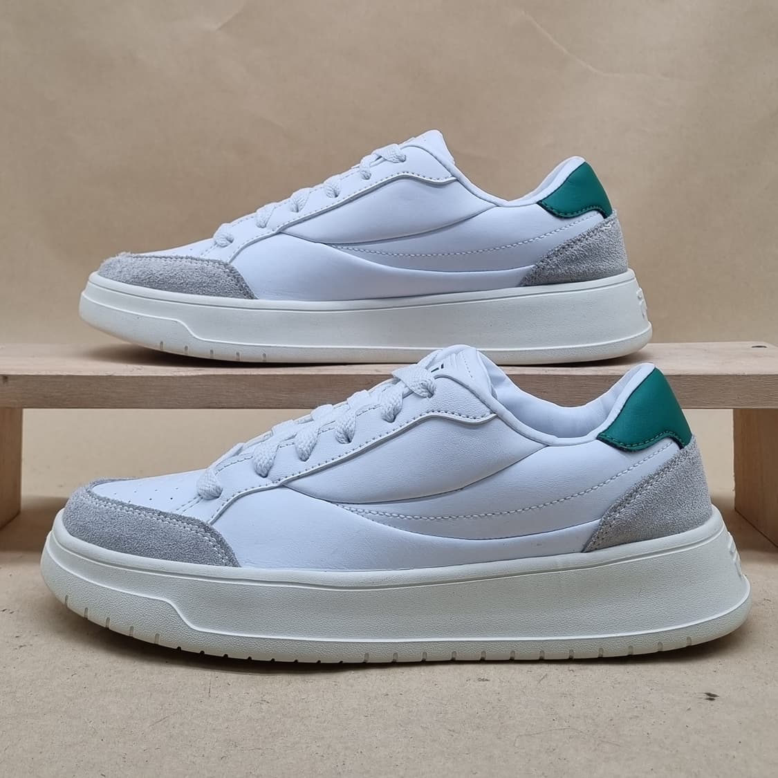 휠라 화이트  그린 여성운동화235  상품이미지1