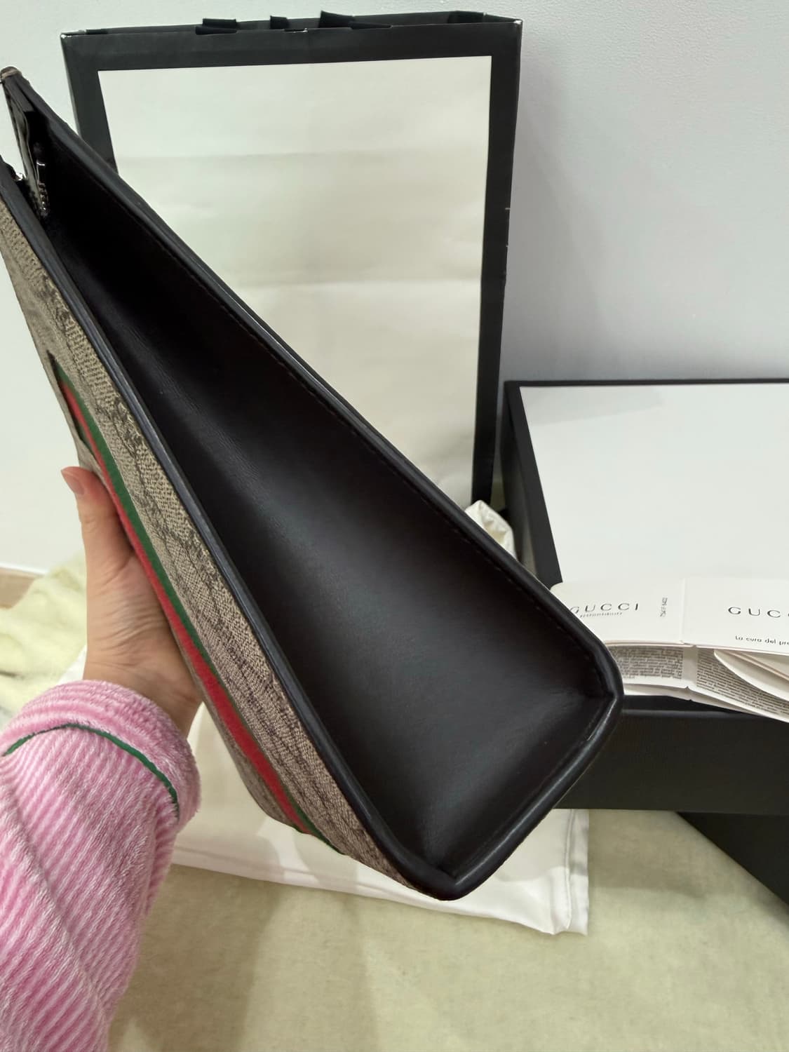 구찌 GG 수프림 웹 클러치 상품이미지5