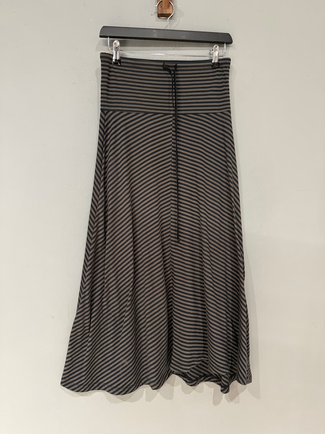 stripe pattern flare-fit skirt 상품이미지5