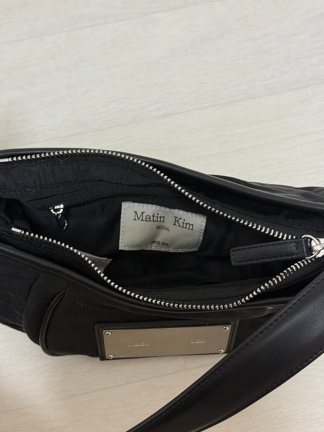 마뗑킴 마들렌 라운드백 블랙 상품이미지3