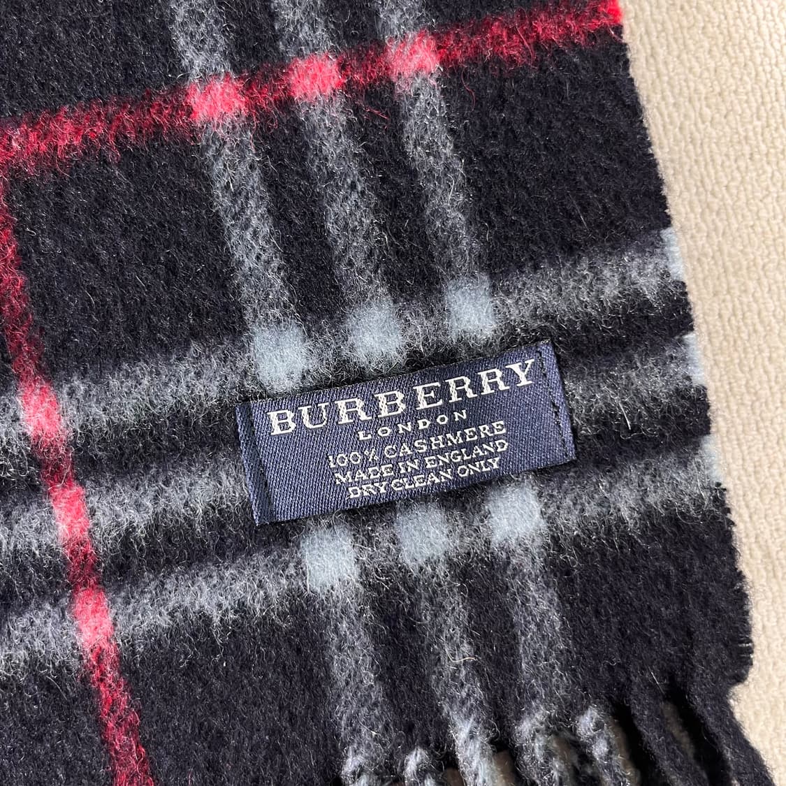 버버리 노바체크 캐시미어 네이비 머플러  상품이미지3