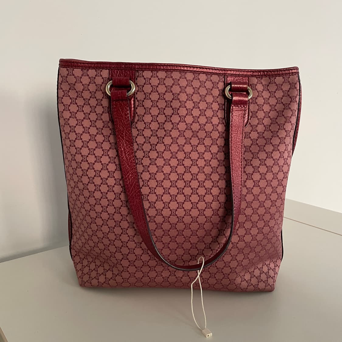 셀린느 마카담 토트백 레드 상품이미지2