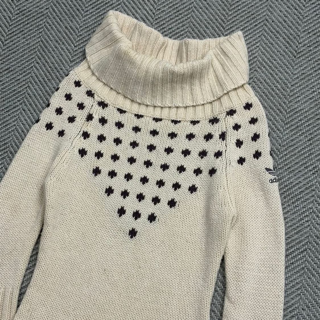 아디다스 핸드메이드 터틀넥 니트  v1709 상품이미지3