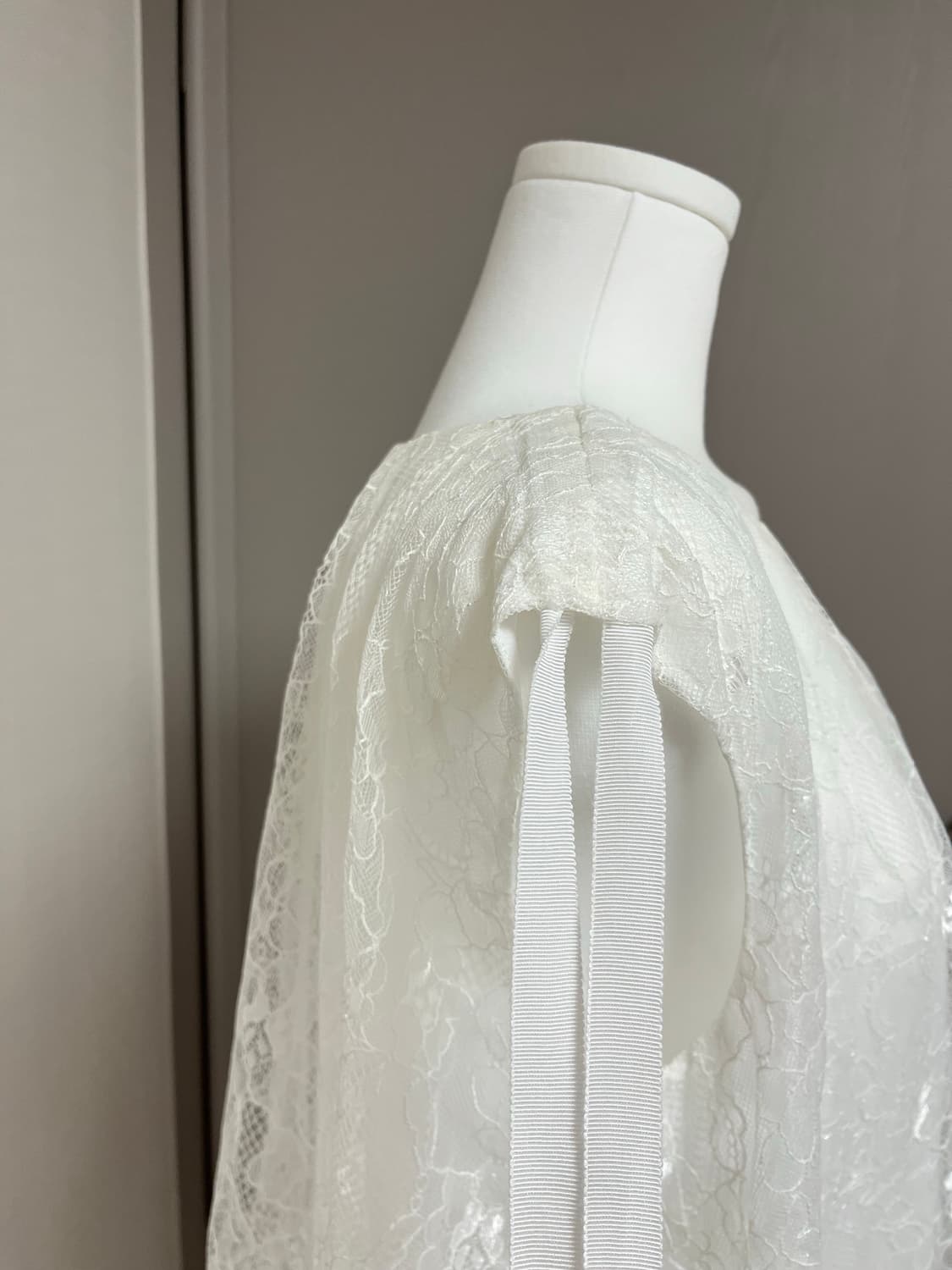 엔느 몬니 올레이스 나시블라우스 빈티지블라우스 101호상점 상품이미지3