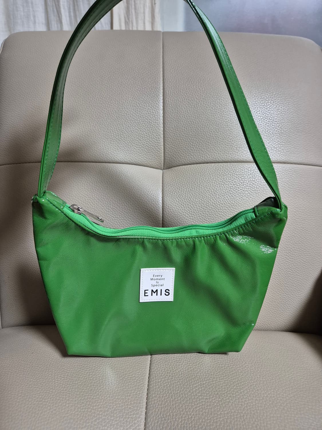 EMIS 이미스 뉴 에나멜 호보백 상품이미지1