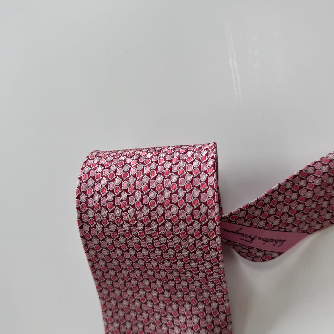 신형 페레가모(Ferragamo) 명품 정품 모노그램 넥타이 8.1cm 상품이미지5