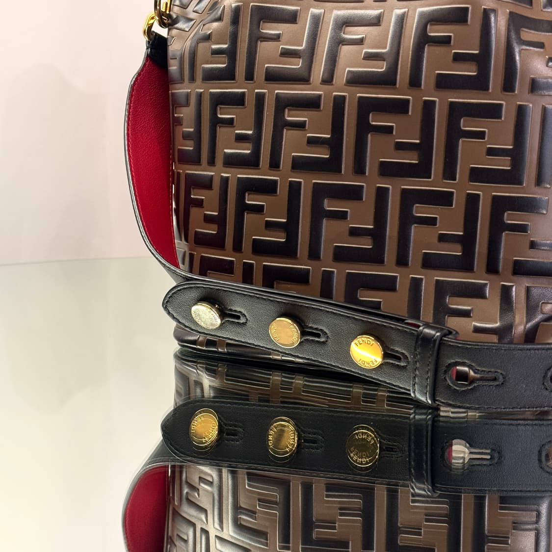 펜디 몬트레조 버킷백 FF 레더 스몰 상품이미지2