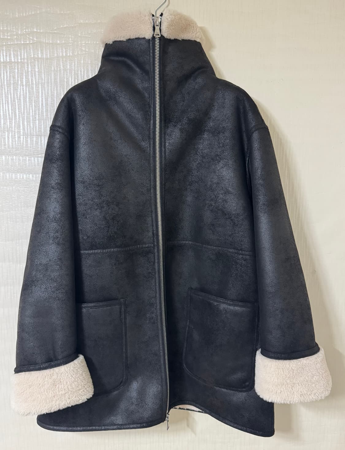 MANGO 무스탕 블랙 상품이미지4