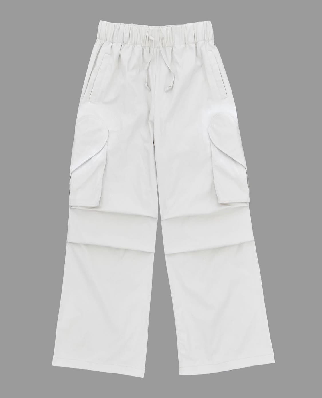 더뮤지엄비지터 하트 스프레이 카고 팬츠 아이보리 상품이미지3