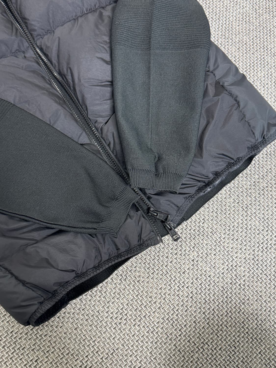 몽클레어 빅로고 니트패딩 점퍼 상품이미지2