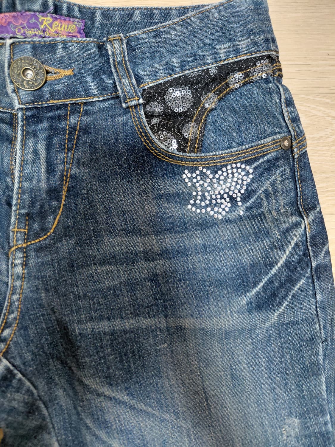 Reuve 오리엔탈 큐빅 백포켓 디테일 워싱 데미지드 데님 상품이미지4