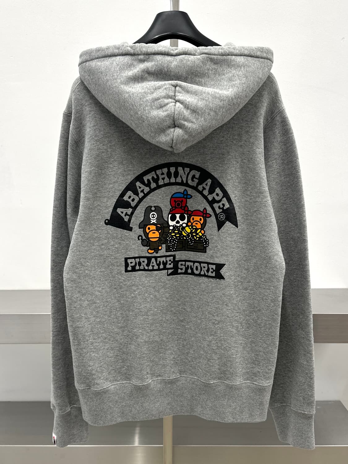 베이프 해적 마일로 빅로고 후드집업  상품이미지1