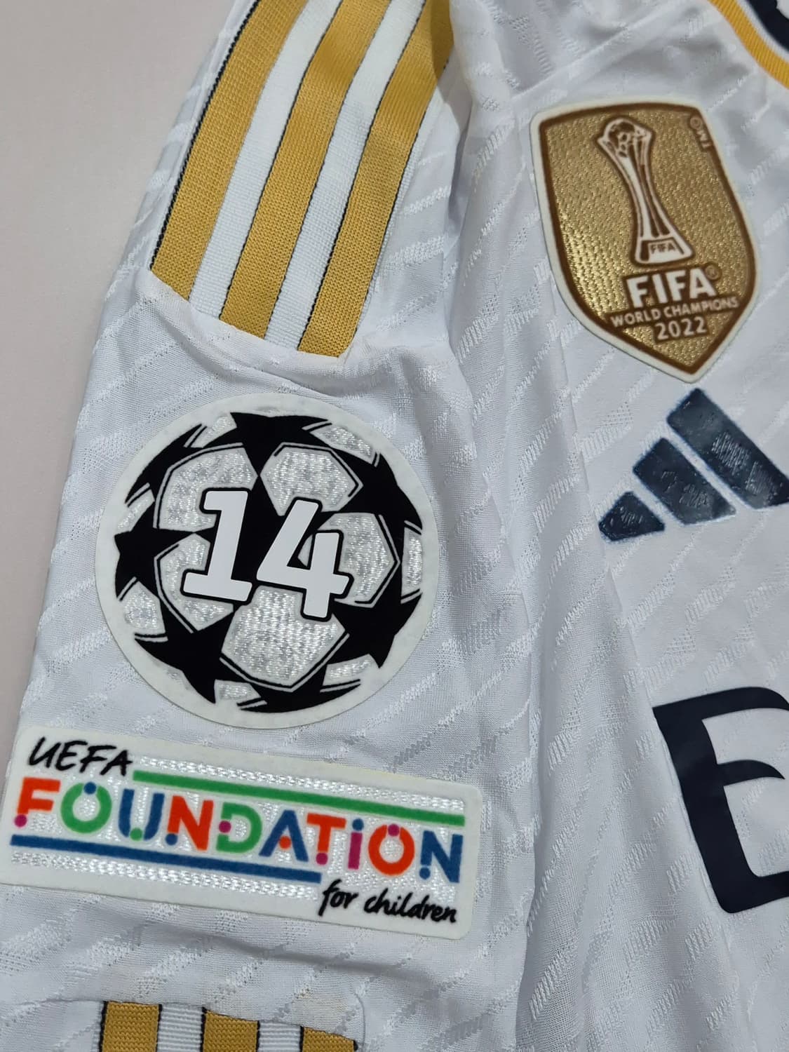 23-24 레알마드리드 홈 벨링엄 긴팔유니폼 L (마킹불량) 상품이미지5