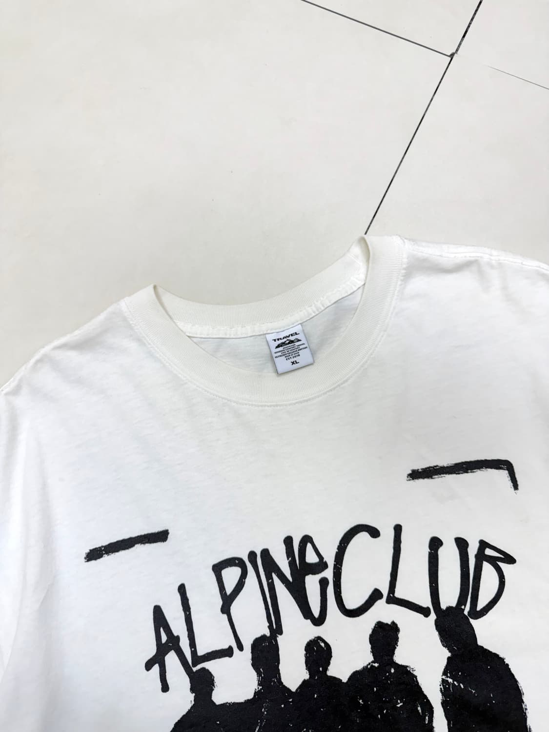 Travel 트래블 하이커 섀도우 피그먼트 빅로고 반팔티 화이트 상품이미지4