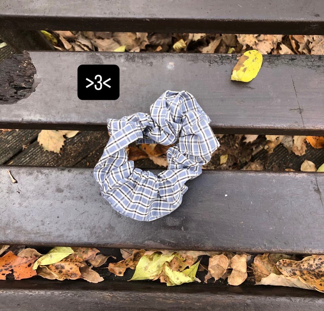 블루 체크 스크런치 🖌️  상품이미지1